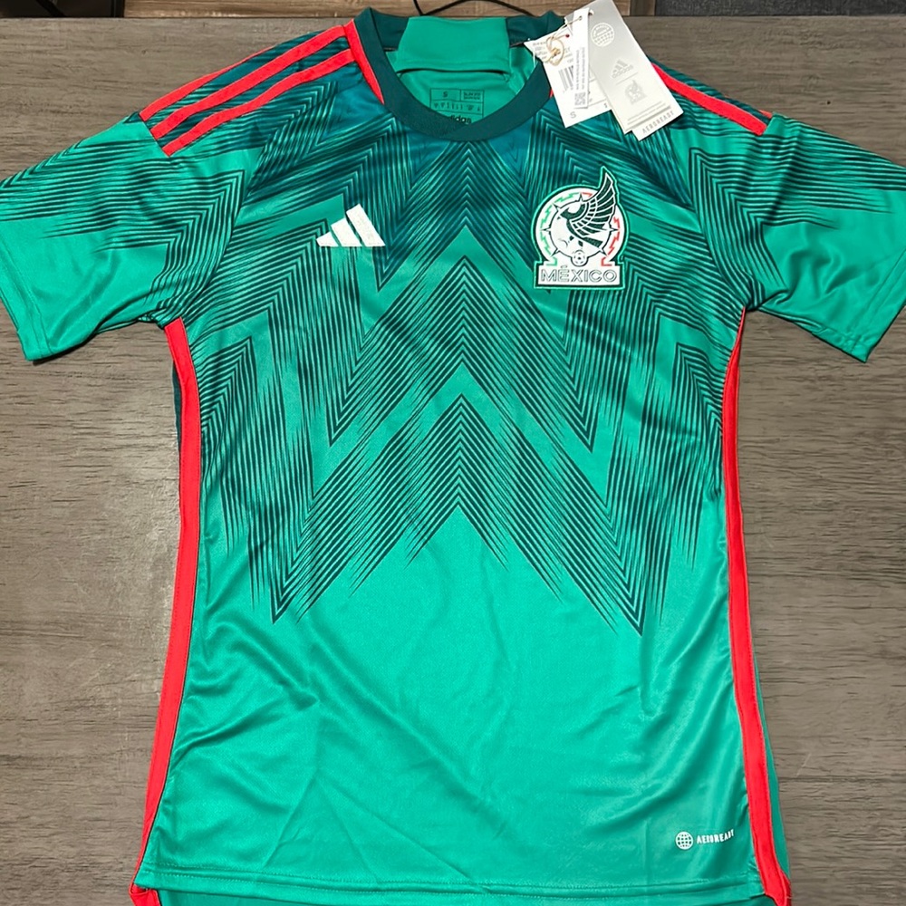 Mexico Jersey Size: Small/Slim Fit